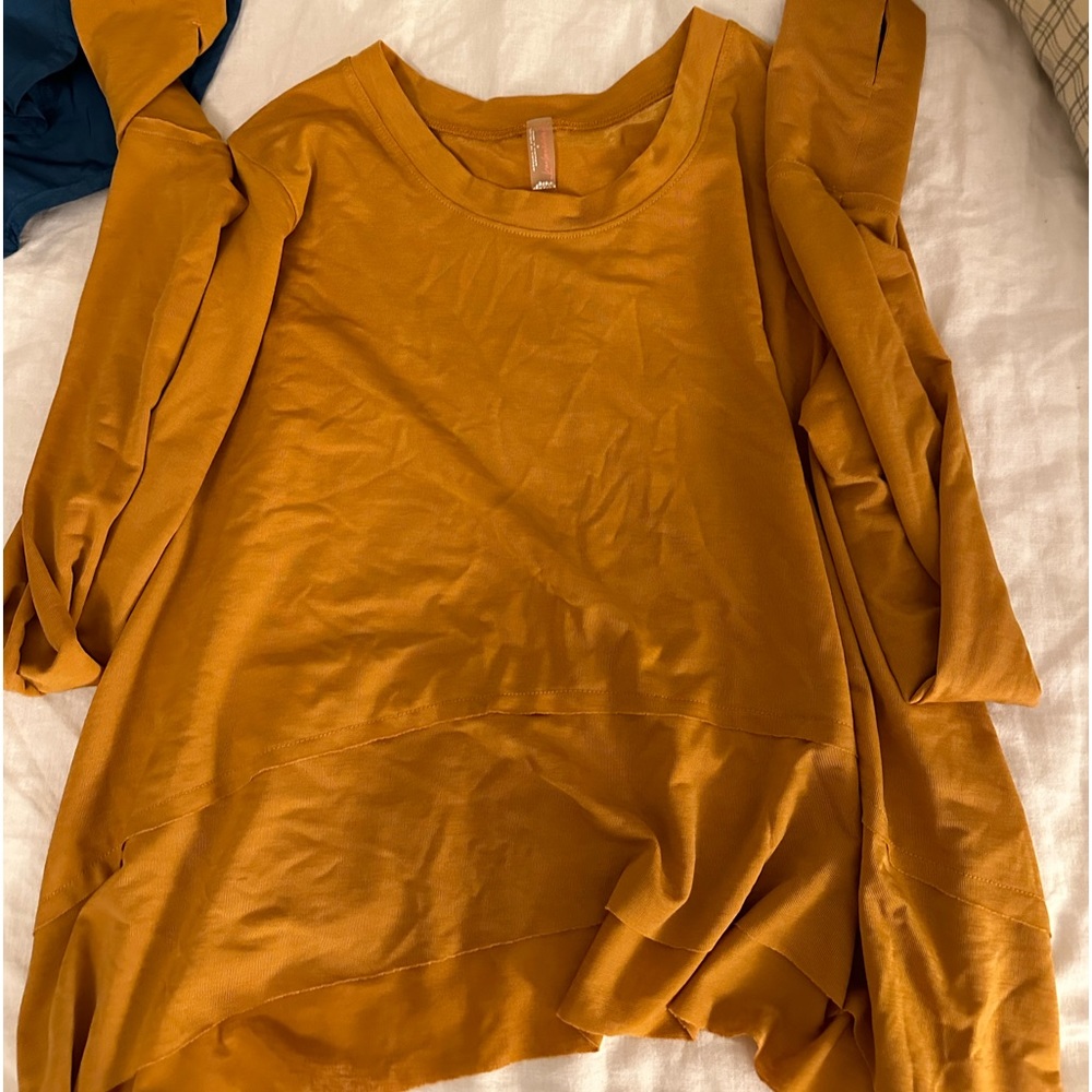 FREE PEOPLE MOVEMENT TEE